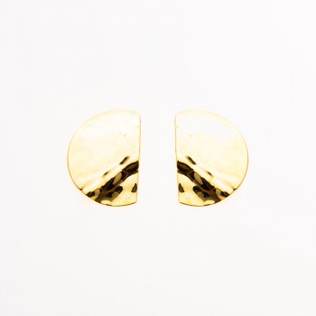 Boucle d'oreille femme grand demi rond froissé en or 18 carats.