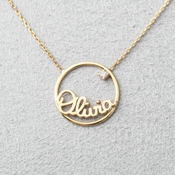 Collier prénom personnalisé en Or 9 carats.