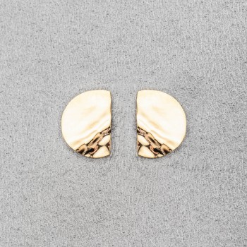 Grand demi-rond froissé.