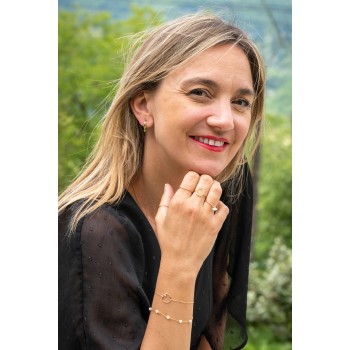 Boucle d'oreille femme cinq coeurs.