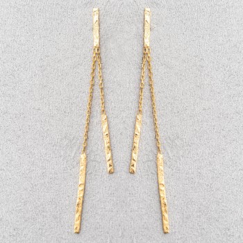 Boucle d'oreille femme fil grunge.