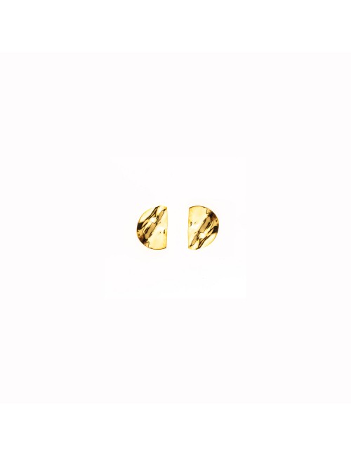 Boucle d'oreille femme demi-rond froissé en or 18 carats.