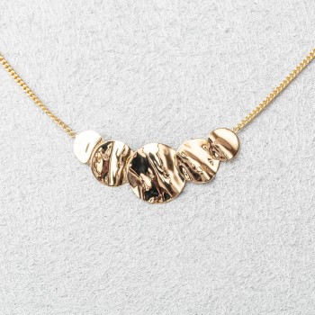 Collier femme 5 rond froissés dégradés en or 18 carats.