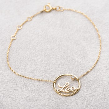 Bracelet femme personnalisable sur chaîne en or 9 carats.