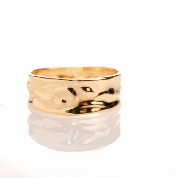 Bague femme en or froissé 7mm en or 18 carats.